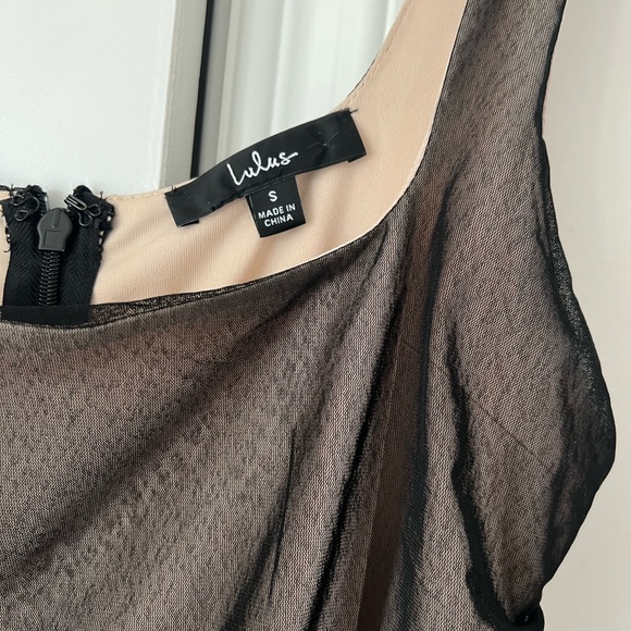 Lulus brand size Small dress. EUC! So many compliments - Picture 3 of 4
